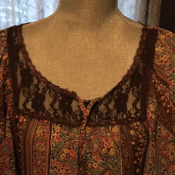 BOHO BUTTERFLY SLEEVE TOP - Picture 2 of 7